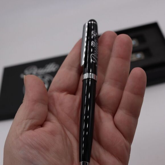 BMW Key Chains and Pen Gift Set OEM Collectable Set New in Box - Picture 2 of 8